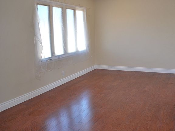 5th image of 11834 Belhaven Ave