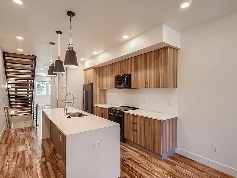 Brand New 3b/3.5bth Townhomes in the Heart of Park Hill. — Photo 13