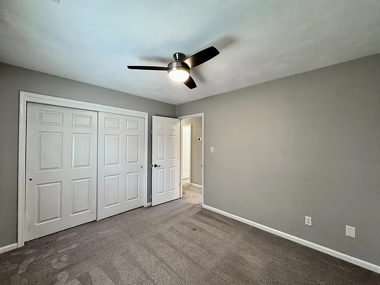 965 Commodore Dr — Photo 42