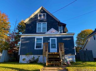 611 E Michigan St, Ishpeming, MI 49849
