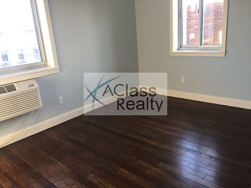 1st image of 3147 47th St #2A