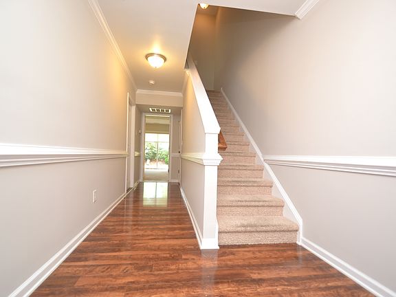 2nd image of 208 Irving Way