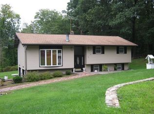 90 Starview Ave, Putnam Valley, NY 10579