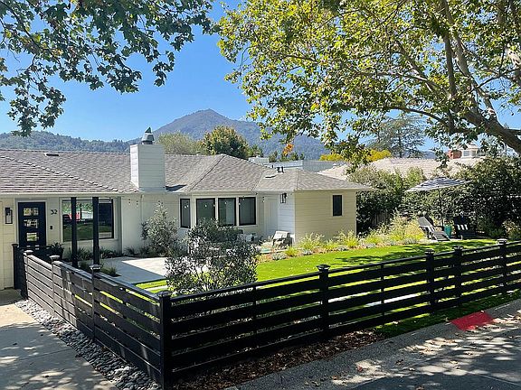 3rd image of 32 Almenar Dr