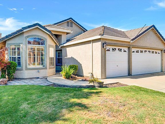 2nd image of 521 Pecan Dr
