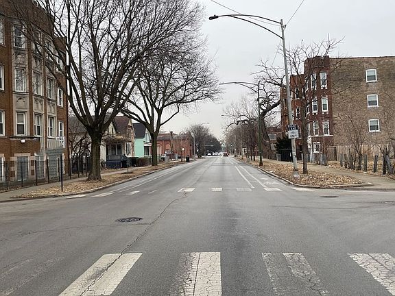 4th image of 1052 W Marquette Rd
