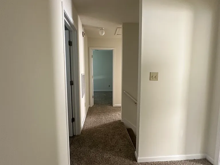 1118 S Woodlawn Ave — Photo 9