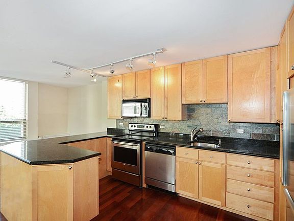 3rd image of 1355 N Sandburg Ter APT 509