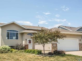 4917 S Emma Ln, Sioux Falls, SD 57106