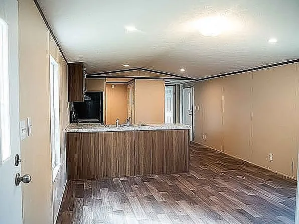 1401 N Maple St Suite 1-34, Sallisaw, OK 74955