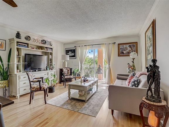 3rd image of 1 Alhambra Cir APT 504