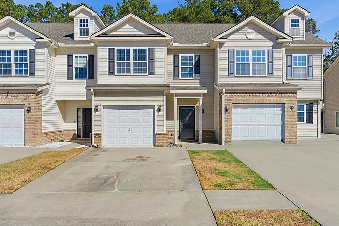1st image of 240 Canyon Oak Loop #1