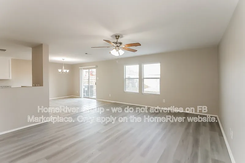 4 bed, 2.5 bath, 2826 sqft, $2,295 — Photo 4