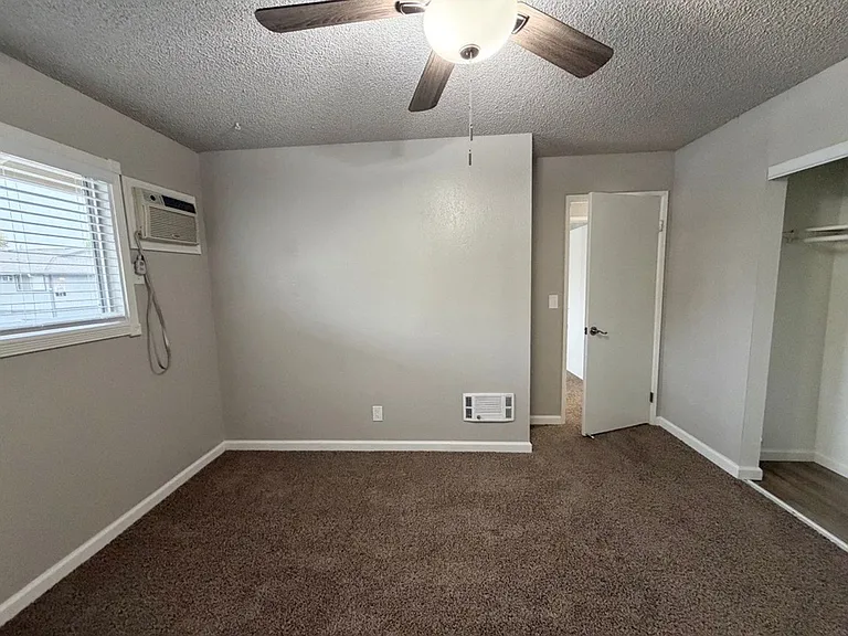 Oasis Apartments — Photo 20