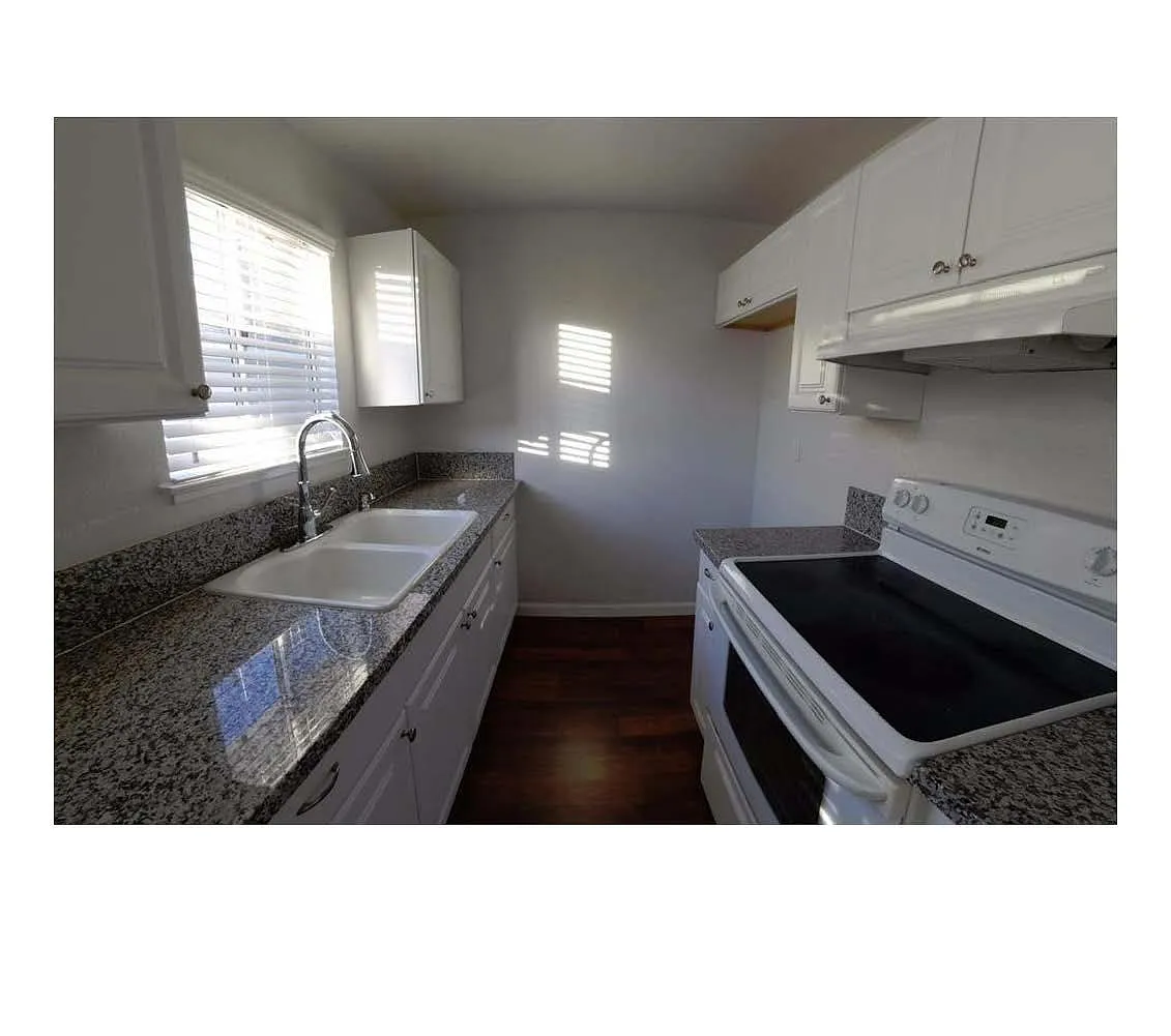 7456 Franklin Blvd APT 4 photo 1