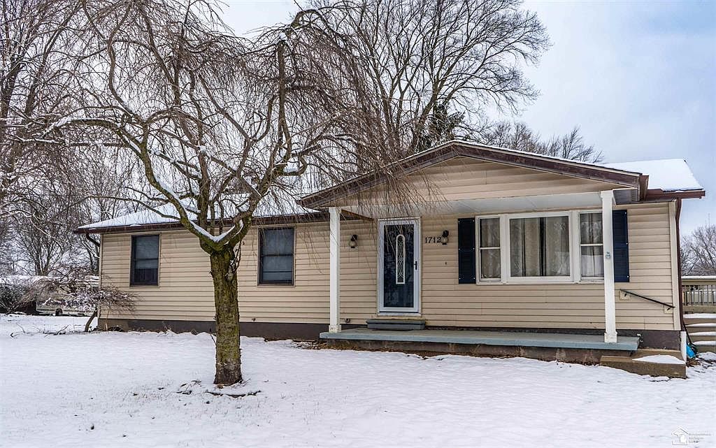 1712 Center Carleton Vlg, Carleton, MI 48117 Zillow