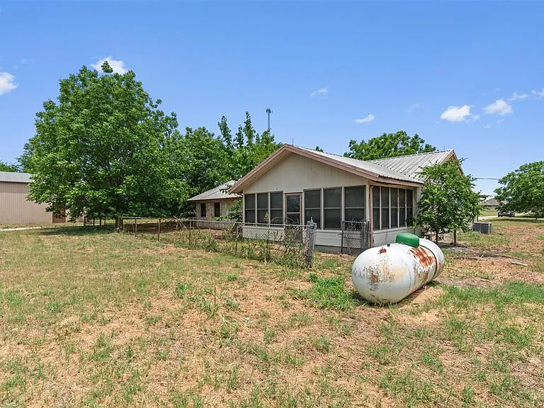 3809 Kelly Ln — Photo 8