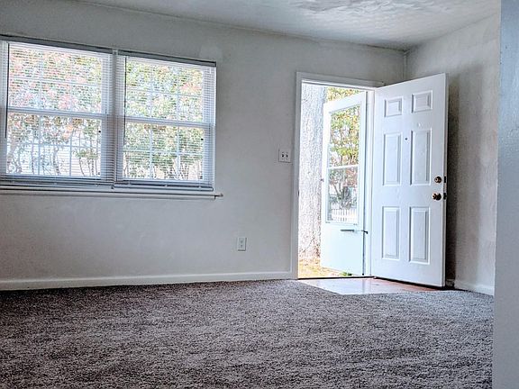 3rd image of 412 Woodview Ave