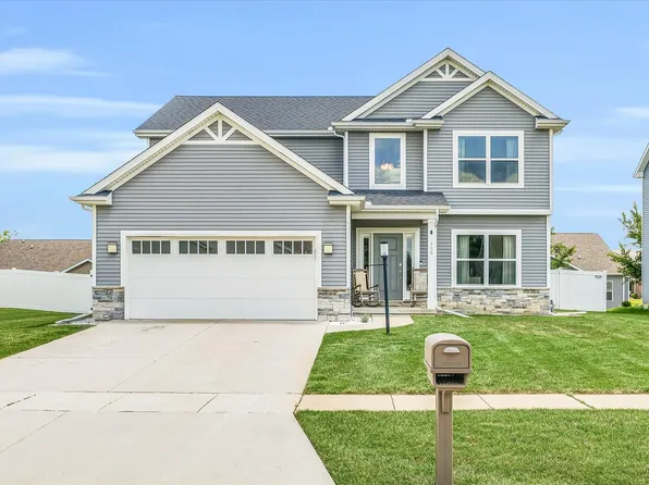 406 Capitol St, Savoy, IL 61874