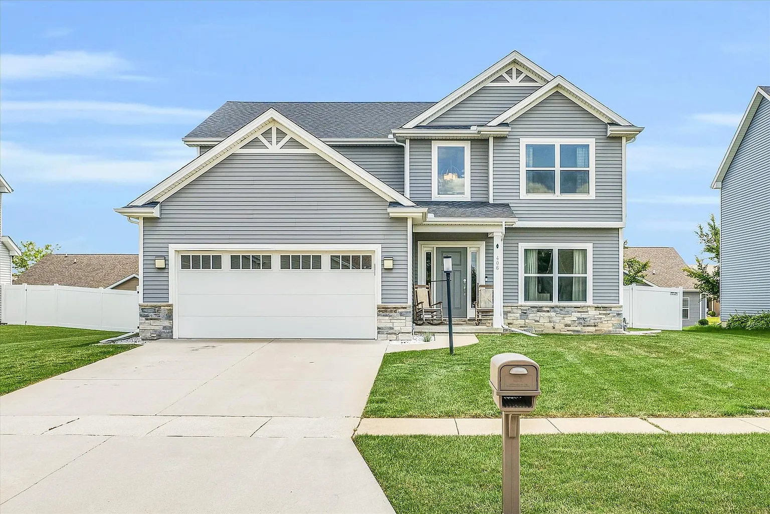406 Capitol St photo 1