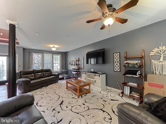 5th image of 46230 Sylvan Ct