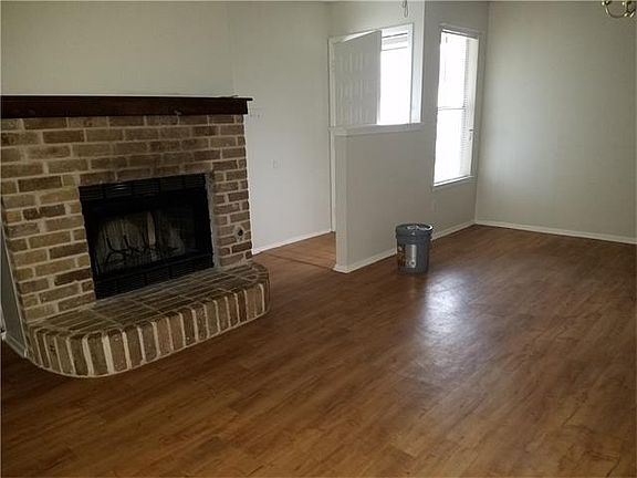 3rd image of 1007 Country Aire Dr #A
