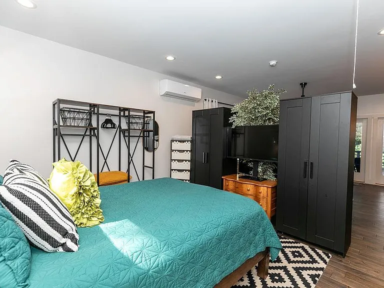 1084 Sanders Ave SE #B — Photo 14