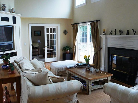 2nd image of 10 Talkhouse Walk