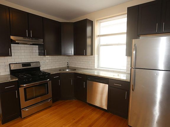 3rd image of 4837 N Wolcott Ave #3M
