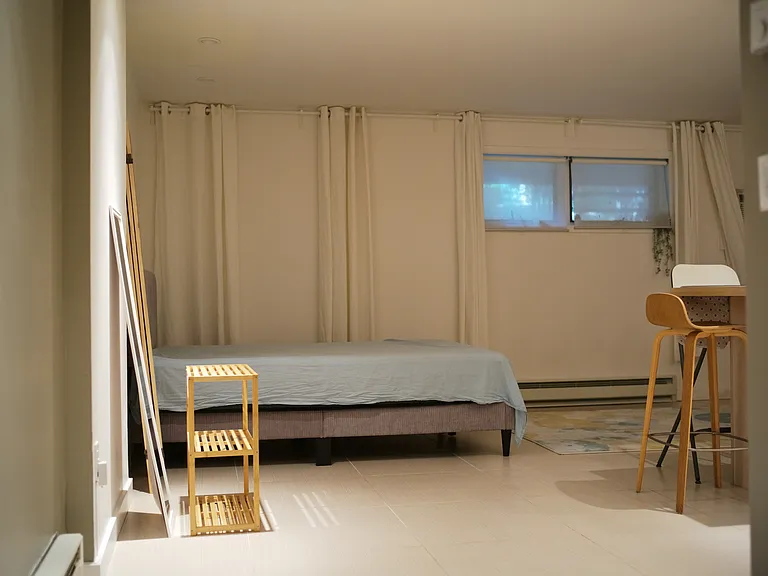 9 Manhattan Pl — Photo 20