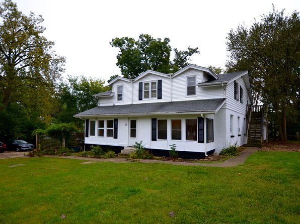 10 Riverview St APT 6