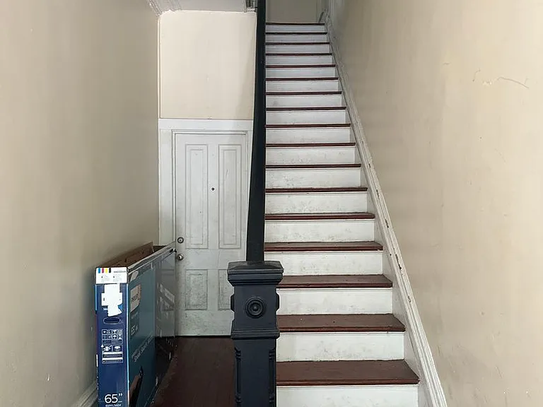 216 E Henry St #B — Photo 15