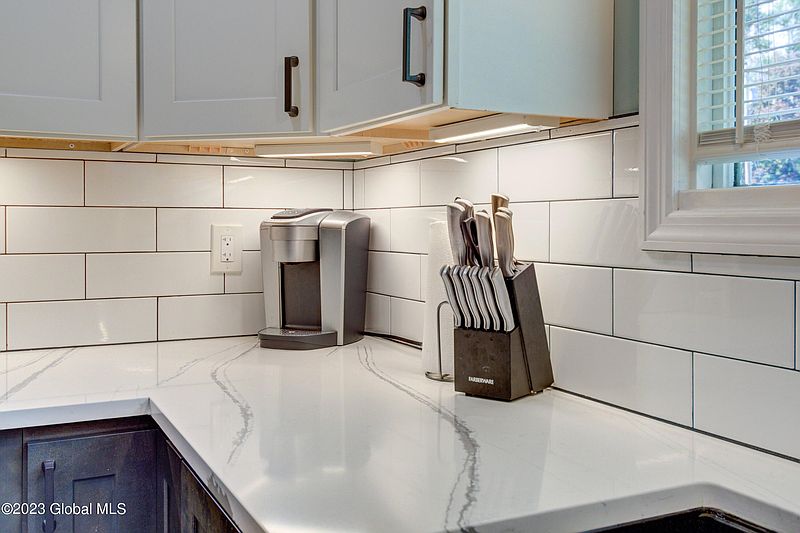 4th image of 121 Reidel Road