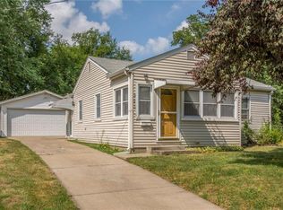 923 Marion St, Des Moines, IA 50315