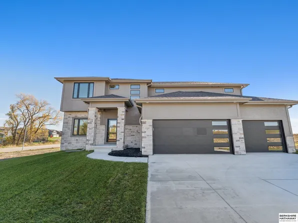 21307 Y St, Elkhorn, NE 68022