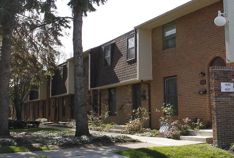 1st image of 1877 Willoway Cir N