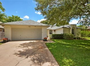 204 Applewood Dr, Pflugerville, TX 78660