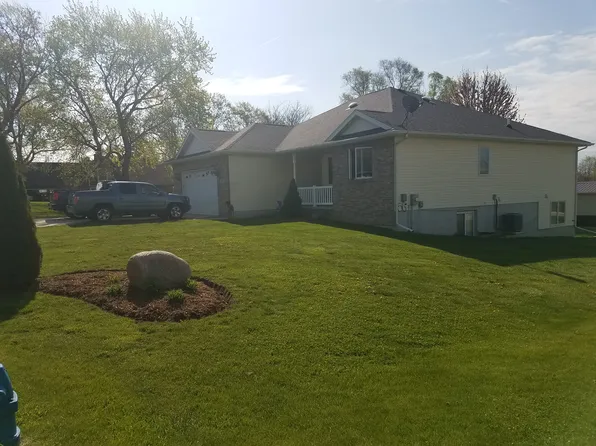 107 W Central St, Raymond, IA 50667