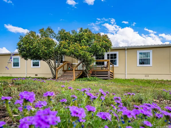 103 Saddle Brook Dr, Harper, TX 78631