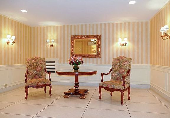 4th image of 4 E 89th St APT 4G