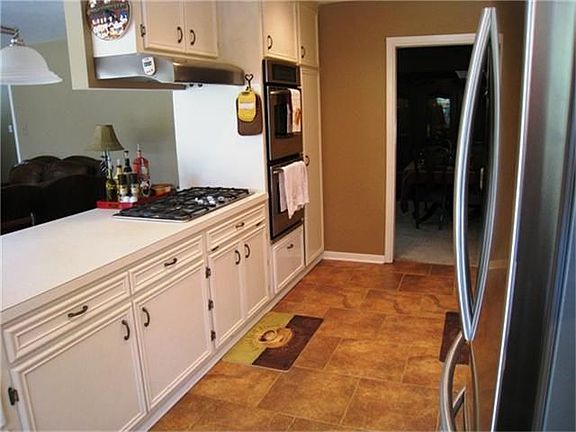5th image of 308 Lakeshore Dr