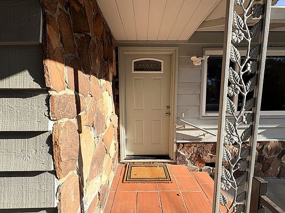 4th image of 1581 Hawes Ct