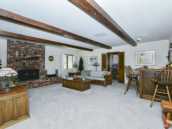 5th image of 135 Lake Dr