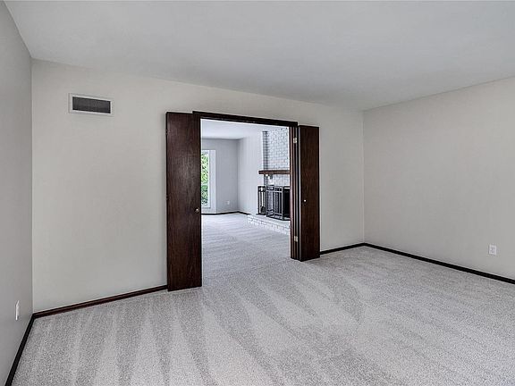 4th image of 113 Hidden Creek Dr