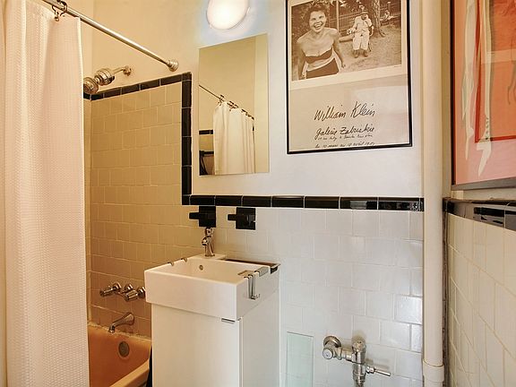 4th image of 61 Horatio St #3E