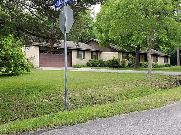5th image of 1202 Los Altos Ln