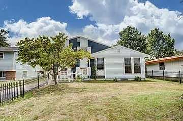 3861 Halsey Pl photo 1