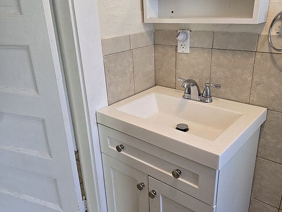 3rd image of 349 Hollis St #4
