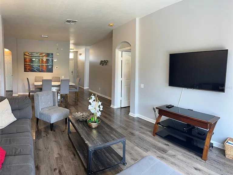 8121 Fan Palm Way — Photo 23