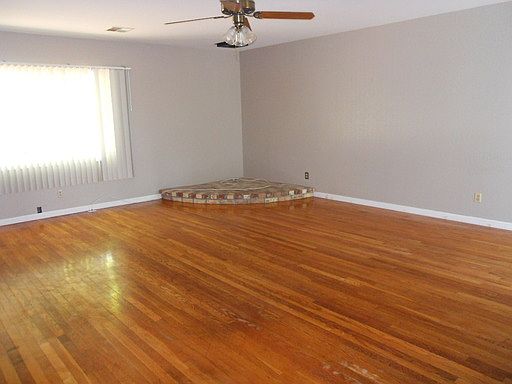 4th image of 20960 Yosemite Blvd